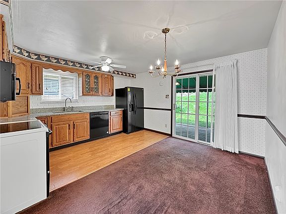 4th image of 3905 Fleetwood Dr