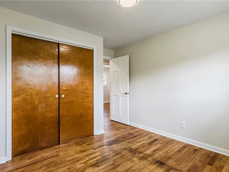 222 Wilber St — Photo 36