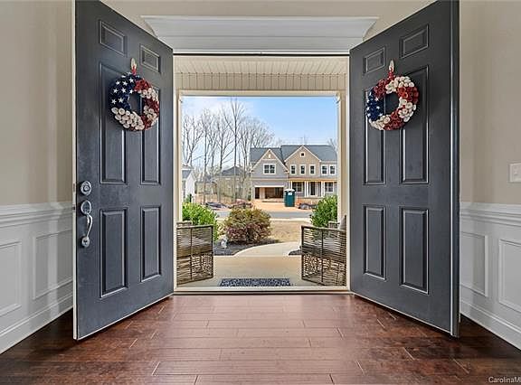 4th image of 628 Cornell Dr
