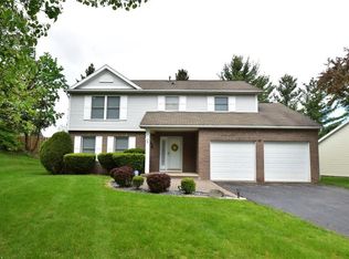 5 Cashmere Ln, Rochester, NY 14609