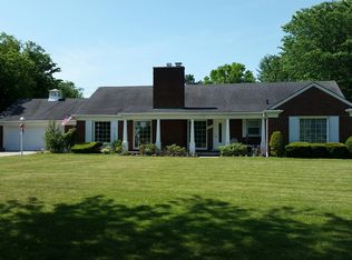 1267 Sunningdale Dr, Grosse Pointe Woods, MI 48236