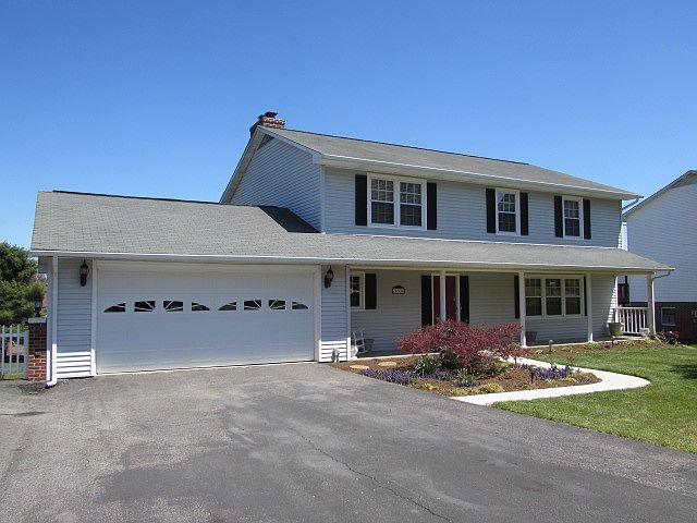 1st image of 350 Arrow Ln