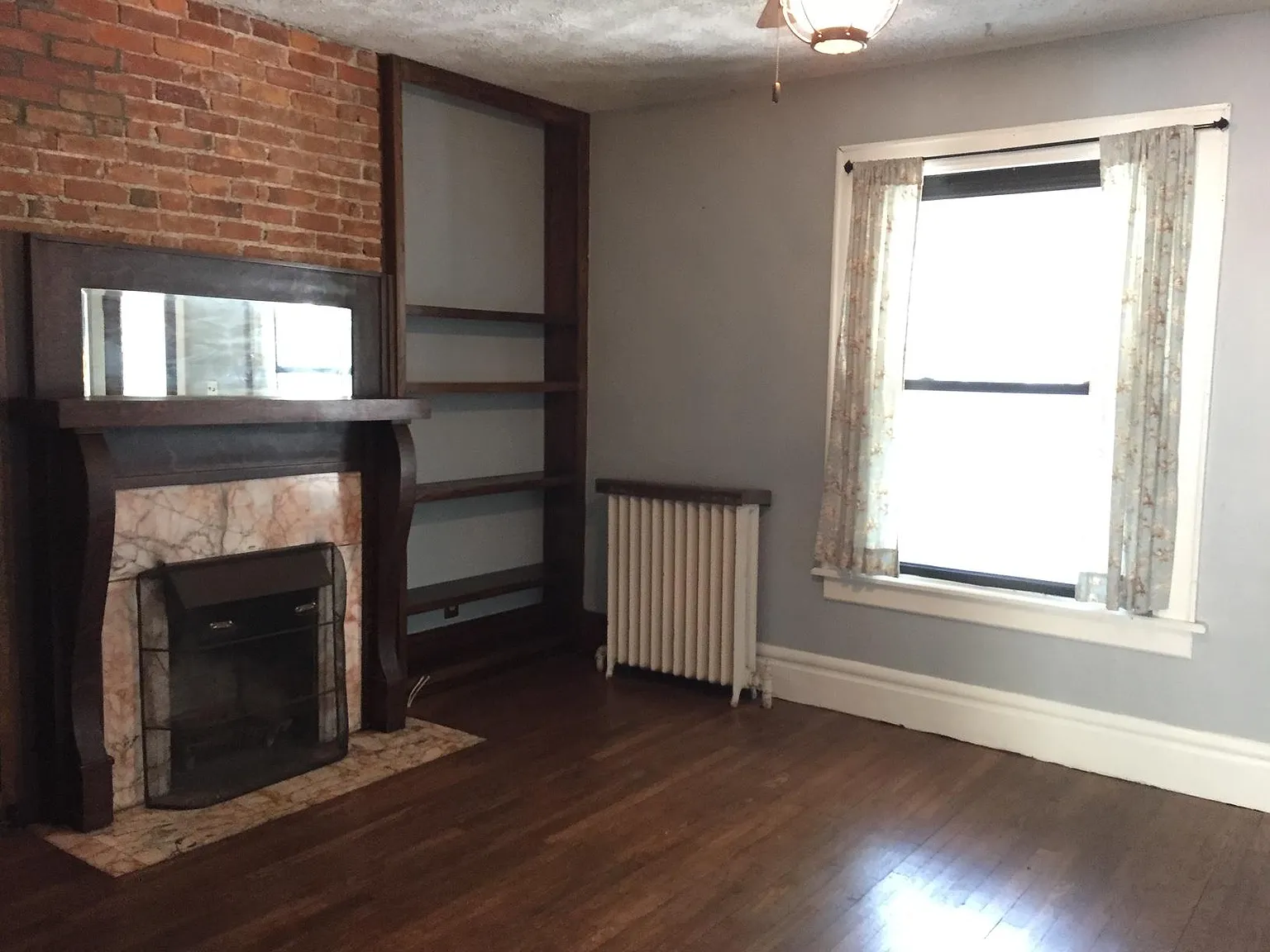 5 bed, 2.5 bath, 2750 sqft, $3,700 — Photo 4