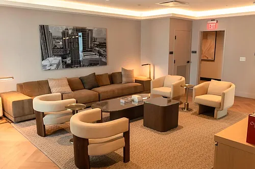 121 NE 5th St #Penthouse 4000 Photo 1 121 NE 5th St #Penthouse 4000 Photo 1