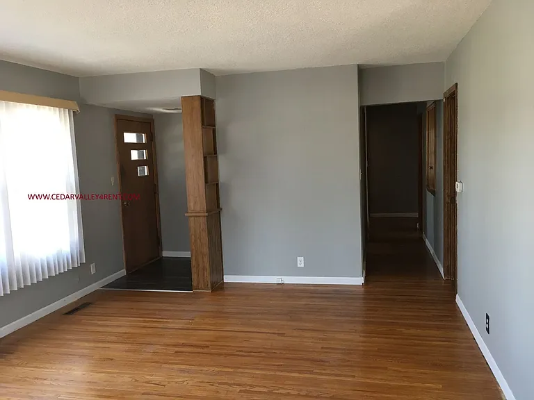 1570 E Ridgeway Ave — Photo 6