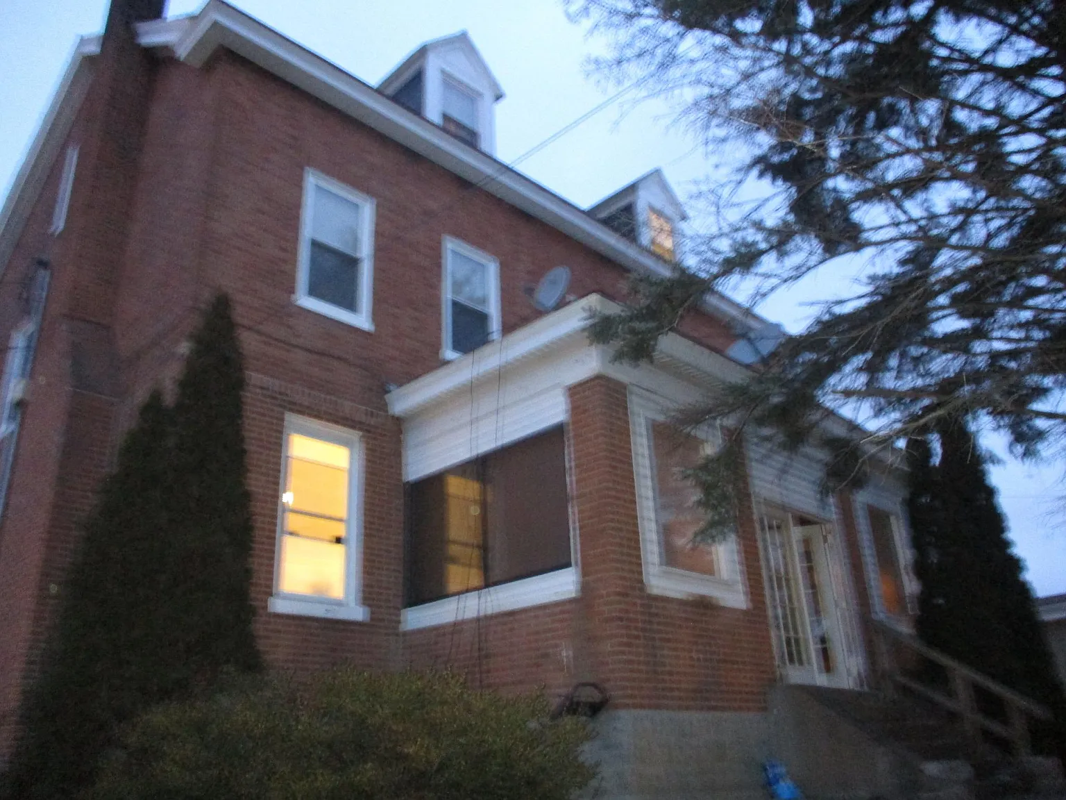 4451 Highridge St APT 1 photo 1
