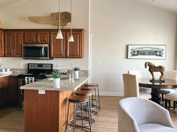 Riverwalk Apartments