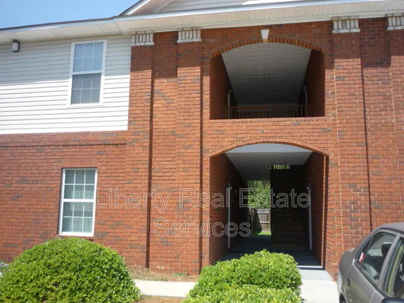 Building Photo - 132 Rolland St #1