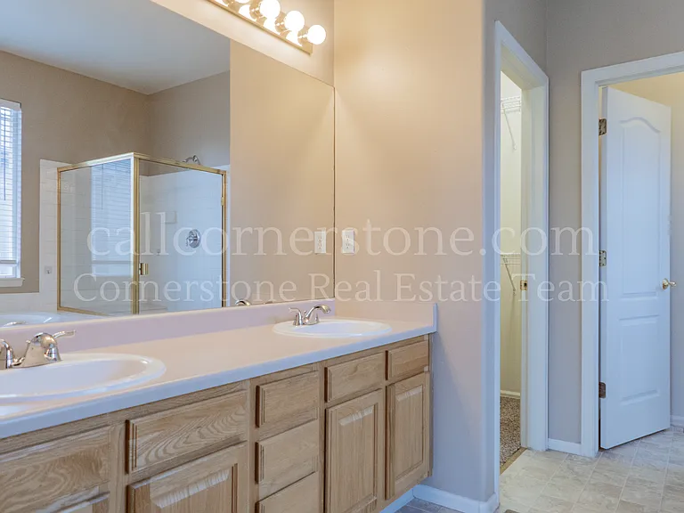 3305 Hollycrest Dr — Photo 22