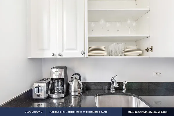 Rented by The Blueground | media 29