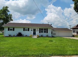 115 N Yount Ave, Watseka, IL 60970