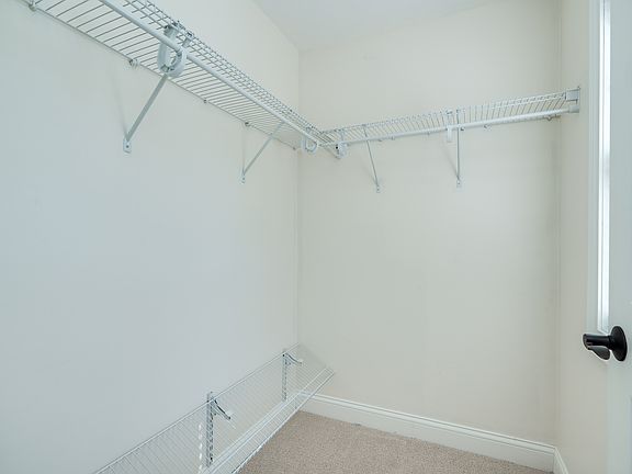 5th image of 208 Pointe Oakwood Way
