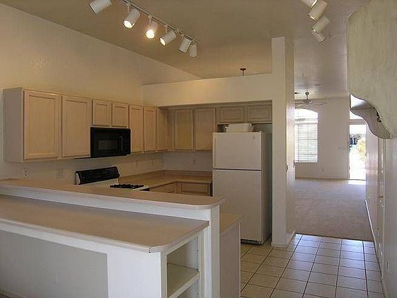 4th image of 11868 N 111th Way
