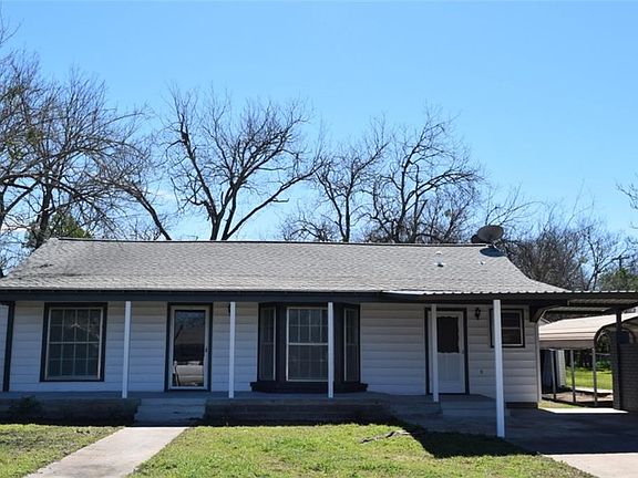 2nd image of 210 Hollywood Dr