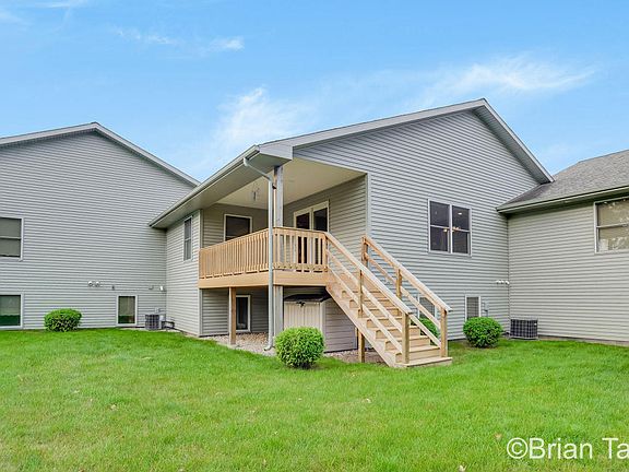 5th image of 111 W Divina Dr #111