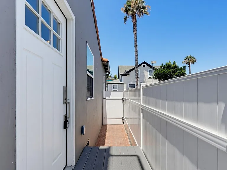 1470 Rosecrans Street — Photo 21