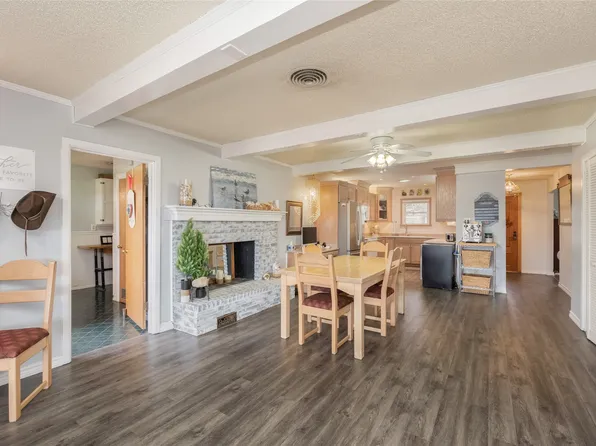 6733 Meadow Rd, North Richland Hills, TX 76182