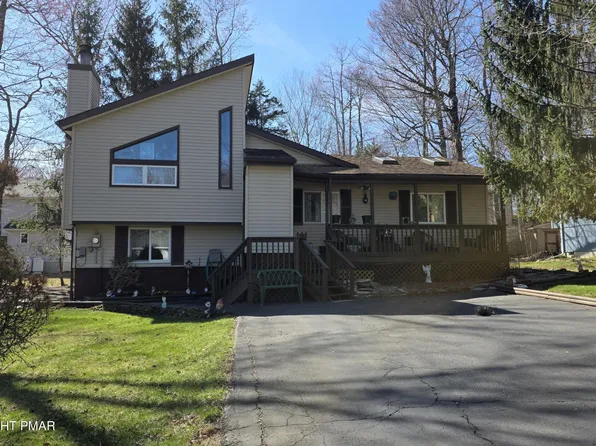 7531 Crestview Dr, Tobyhanna, PA 18466
