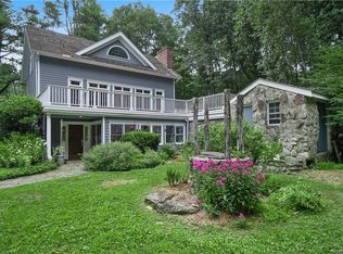 196 Eastwoods Rd, Pound Ridge, NY 10576