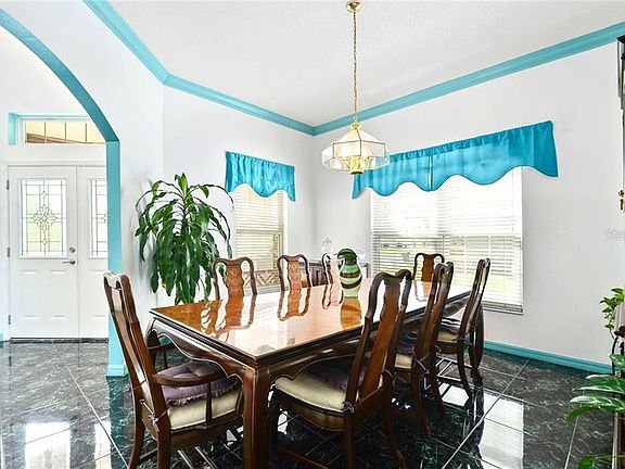 4th image of 417 Knight Land Ct