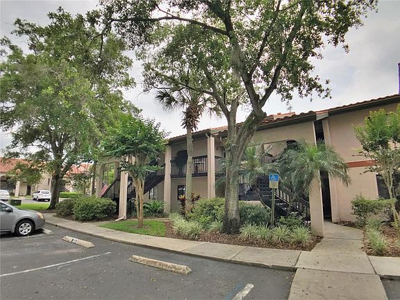 2nd image of 2404 Gallery View Dr #204