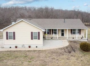 24220 Knight Rd, Tonganoxie, KS 66086