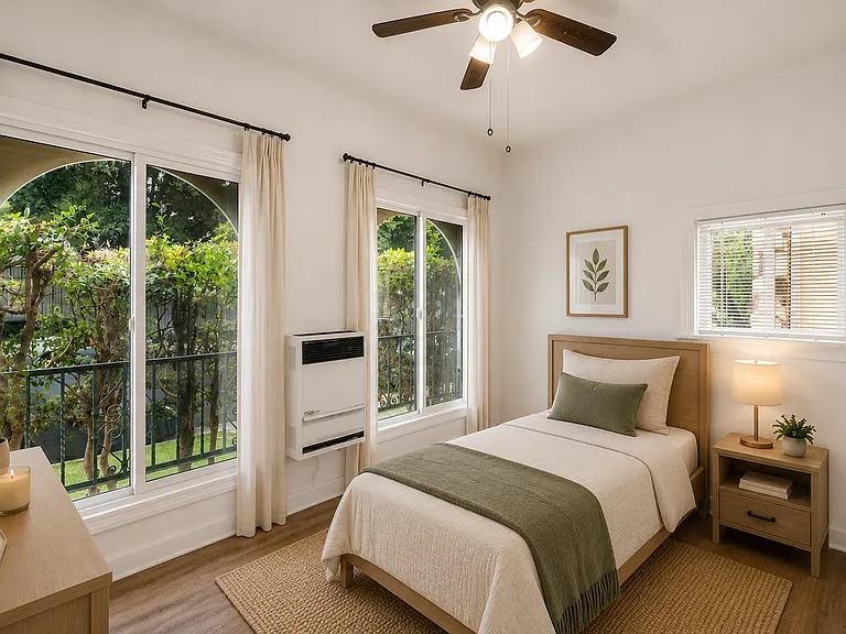1623 N Mariposa — Photo 78