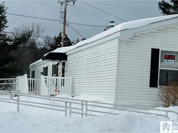 23 Ulrich Park Dr, Cassadaga, NY 14718