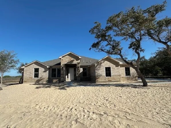 334 Villages Dr, Rockport, TX 78382