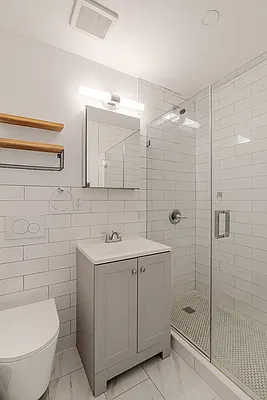 Bathroom, photo 1