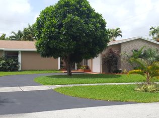 9916 SW 193rd St, Cutler Bay, FL 33157