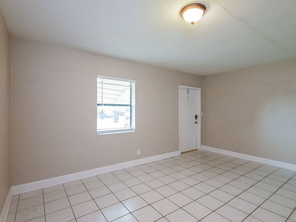 5th image of 1120 NW 17th Ave