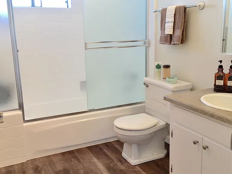 Woodview Apartments — Photo 10