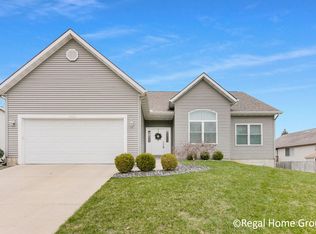2421 Westbrook Dr NW, Grand Rapids, MI