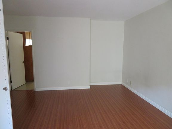 3rd image of 1814 Parnell Ave #8