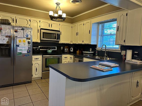 5th image of 1128 Eastwood Dr
