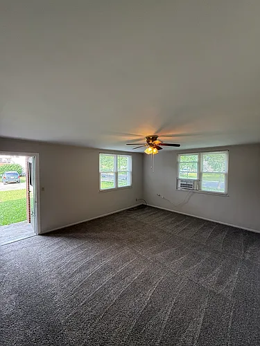 129 Farragut Rd #129 Photo 1 129 Farragut Rd #129 Photo 1
