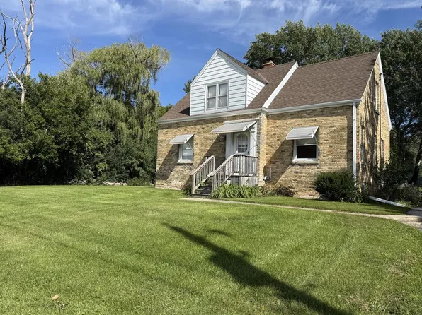 2786 S Moorland ROAD, New Berlin, WI 53151