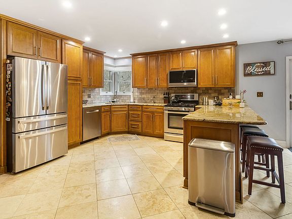 4th image of 1146 Pember Cir