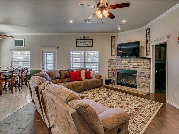5th image of 3605 Mustang Creek Cir