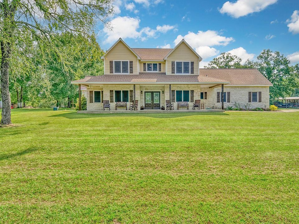 1st image of 26 Woodland Hills Dr