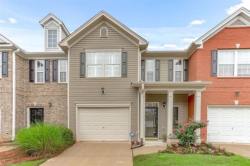 1st image of 430 Lantern Wood Dr