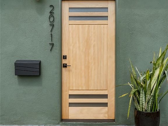 4th image of 20717 Raymond Ave