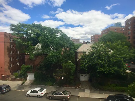 Rented by Sovereign Associates | media 30