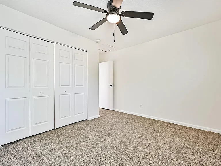 425 E Castle Harbour Dr — Photo 24