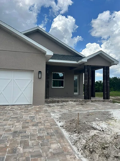 Building Photo - 2005 Maverics Dr