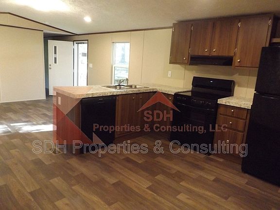 3rd image of 204 Martha Ct