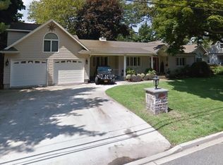 9 Loring Rd, Levittown, NY 11756