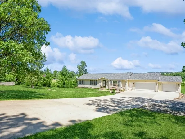 13047 McKimber Trl, Indianola, IA 50125