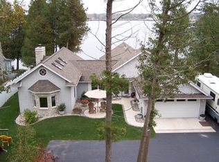 748 N Duluth Pl, Sturgeon Bay, WI 54235